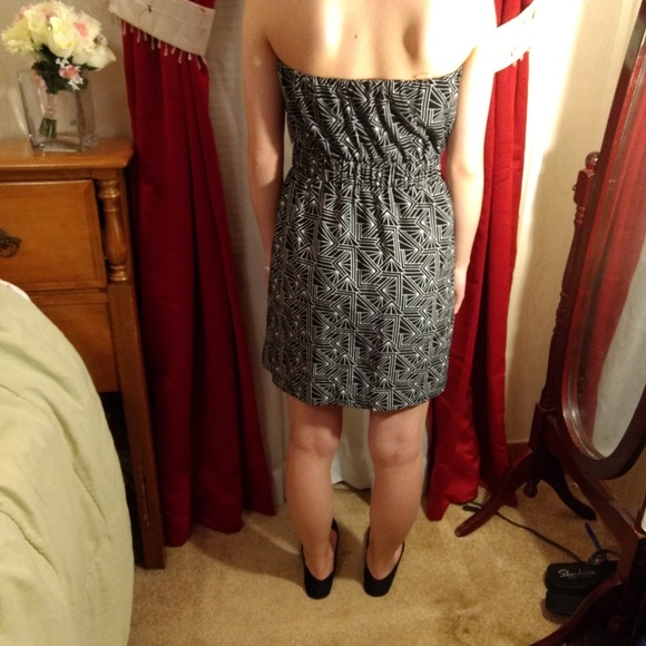 Fun strapless summer dress - Picture 2 of 7
